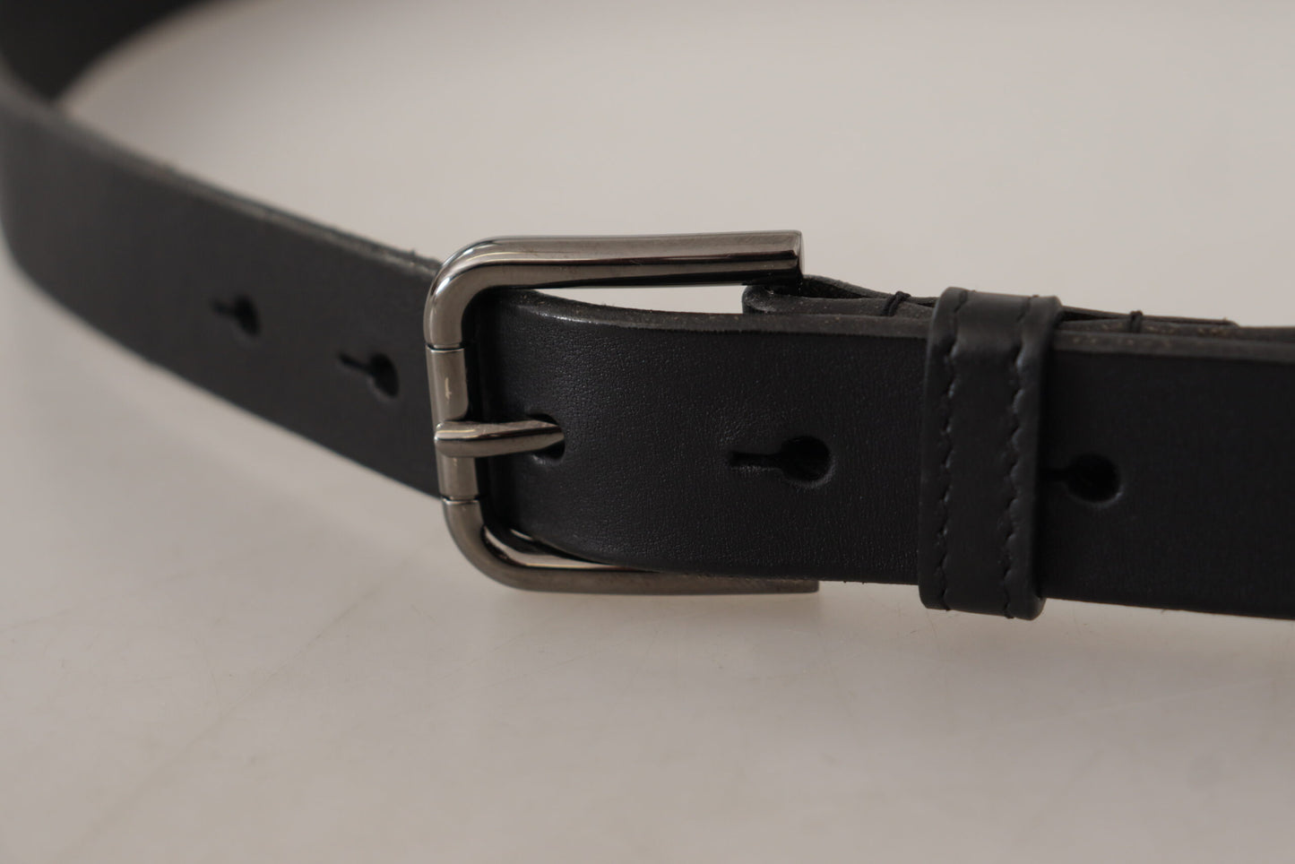 Dolce &amp; Gabbana Elegant Black Leather Belt with Metal Buckle