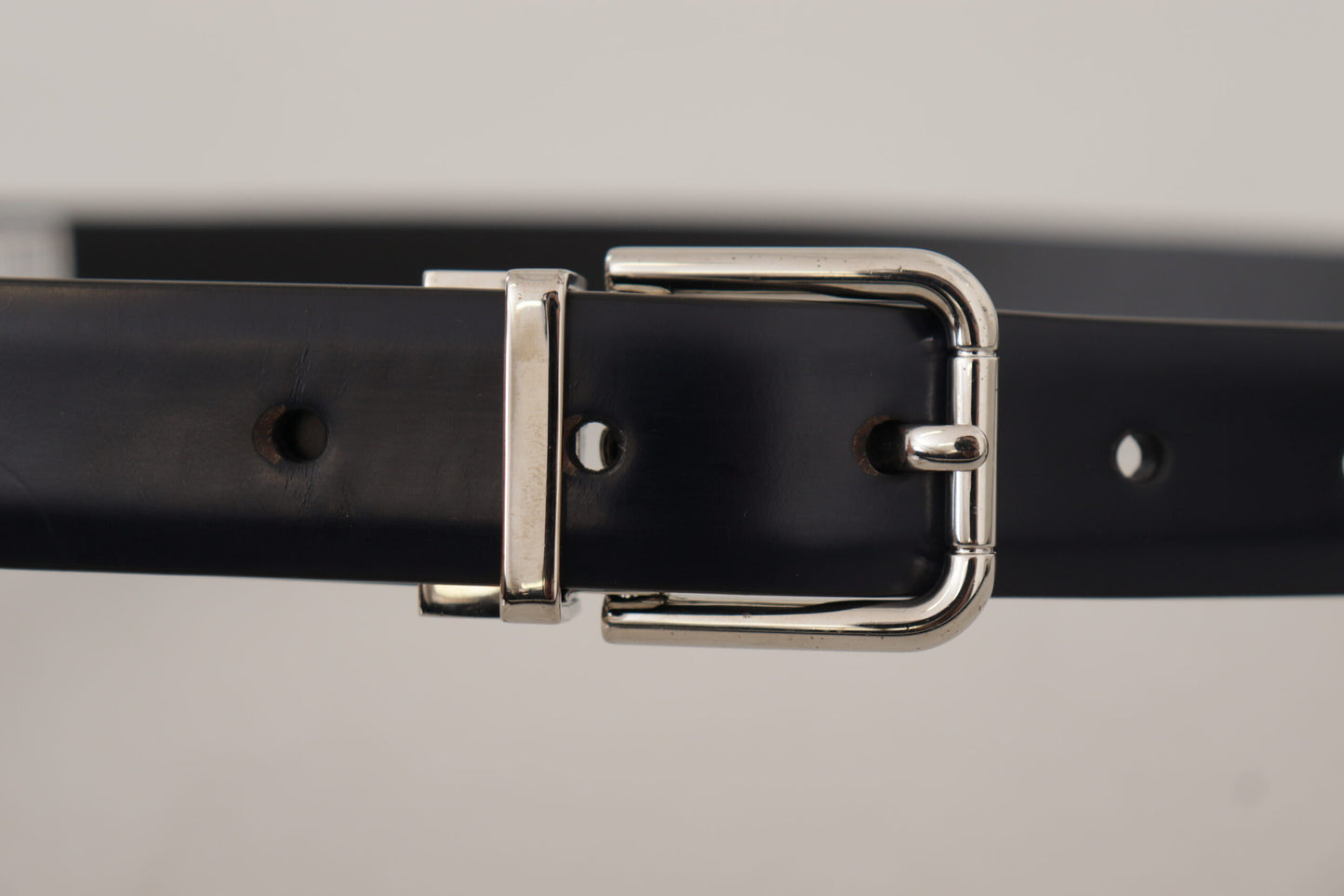 Dolce &amp; Gabbana Elegant Leather Belt with Metal Buckle