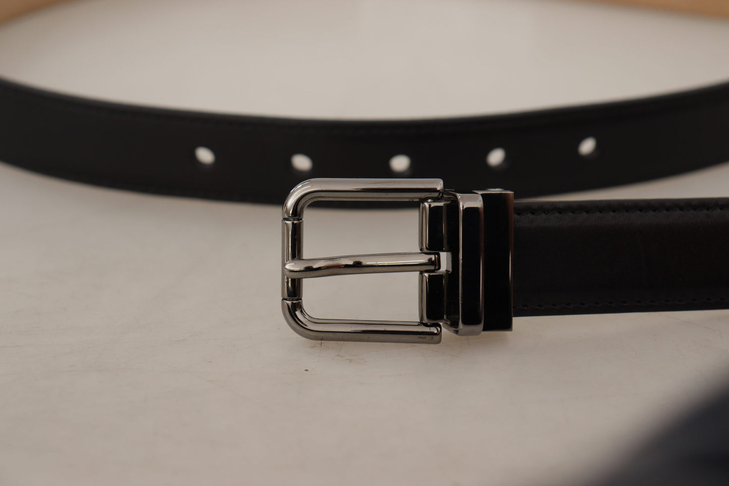 Dolce &amp; Gabbana Sleek Black Leather Belt with Metal Buckle